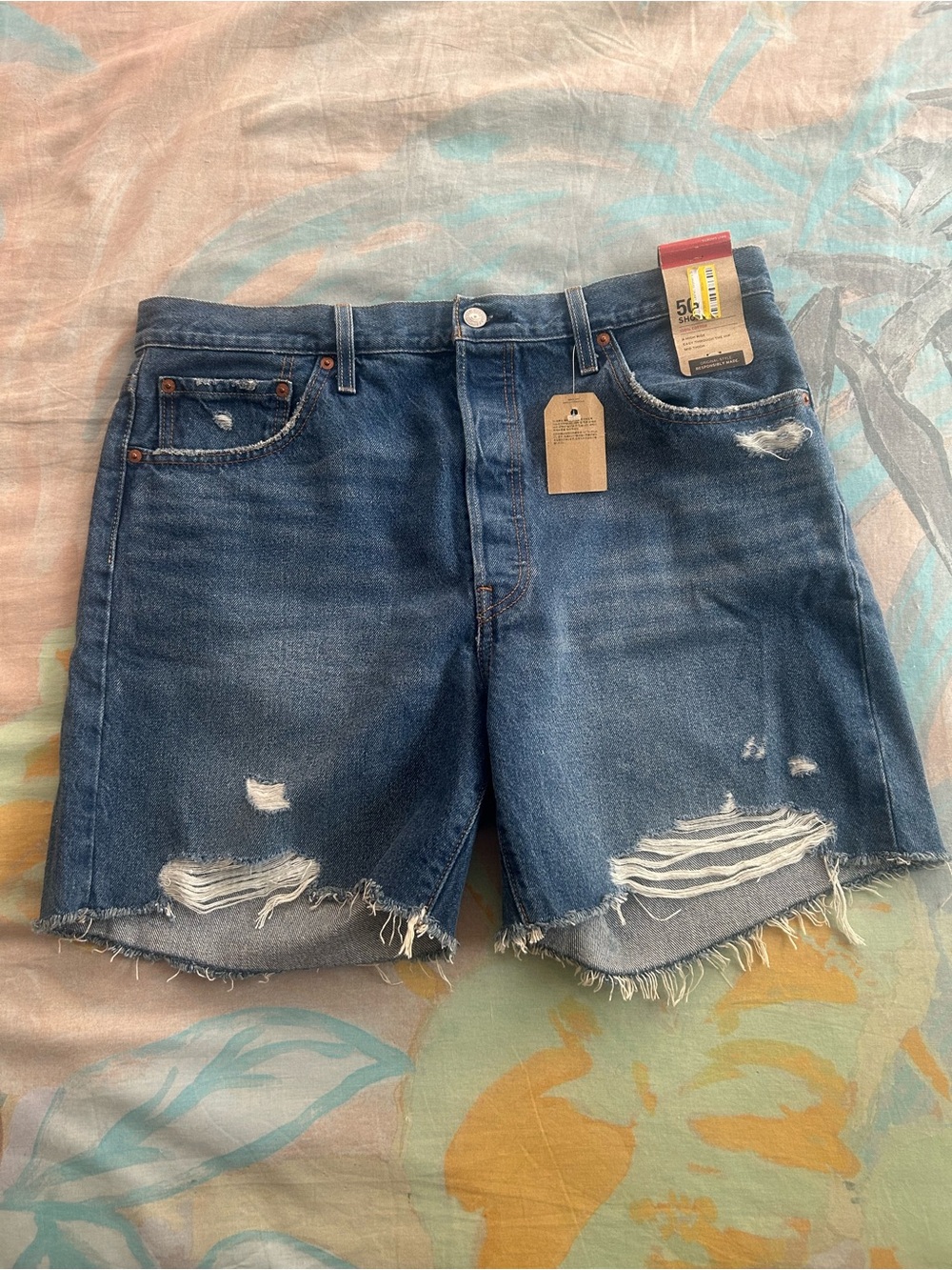 Levi’s • 501 High-Rise Mid Thigh Shorts NWT